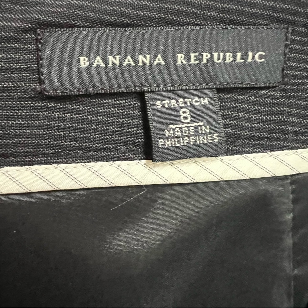Banana Republic size 8 gray pinstriped wool blend skirt - Picture 3 of 10